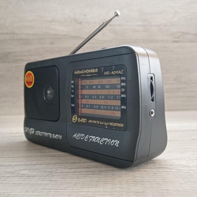 Радиоприемник MR-409 (питание сетевое 220 V, батарейки R20) Радиоприемник MR-409 (питание сетевое 220 V, батарейки R20)