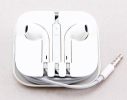 Наушники MP3 iPhone 5/6 FOXCONN длина провода 1,2 м